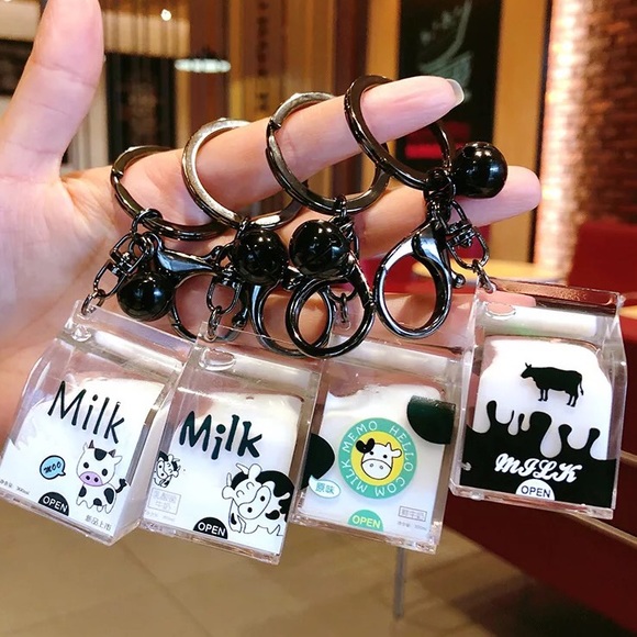 Keychain cow milk cute small moving liquid white - Picture 2 of 7